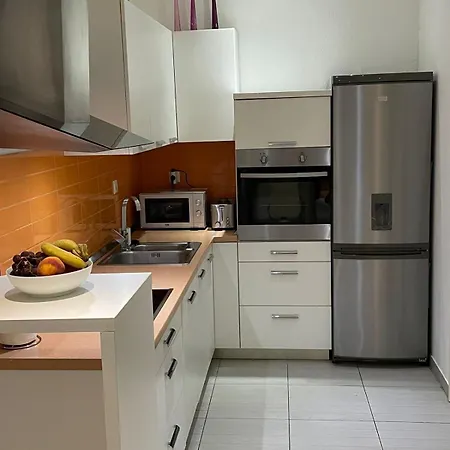 George Apartment, Renovated 2024, Downtown Apartman