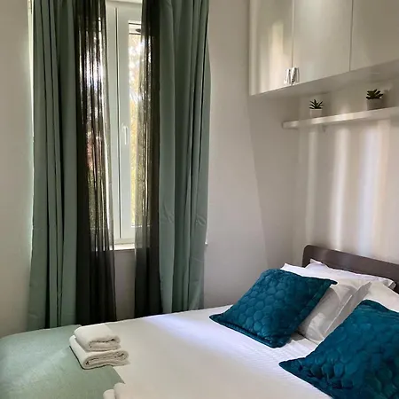 George Apartment, Renovated 2024, Downtown