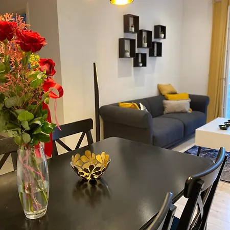 George Apartment, Renovated 2024, Downtown شقة