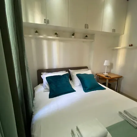 George Apartment, Renovated 2024, Downtown *